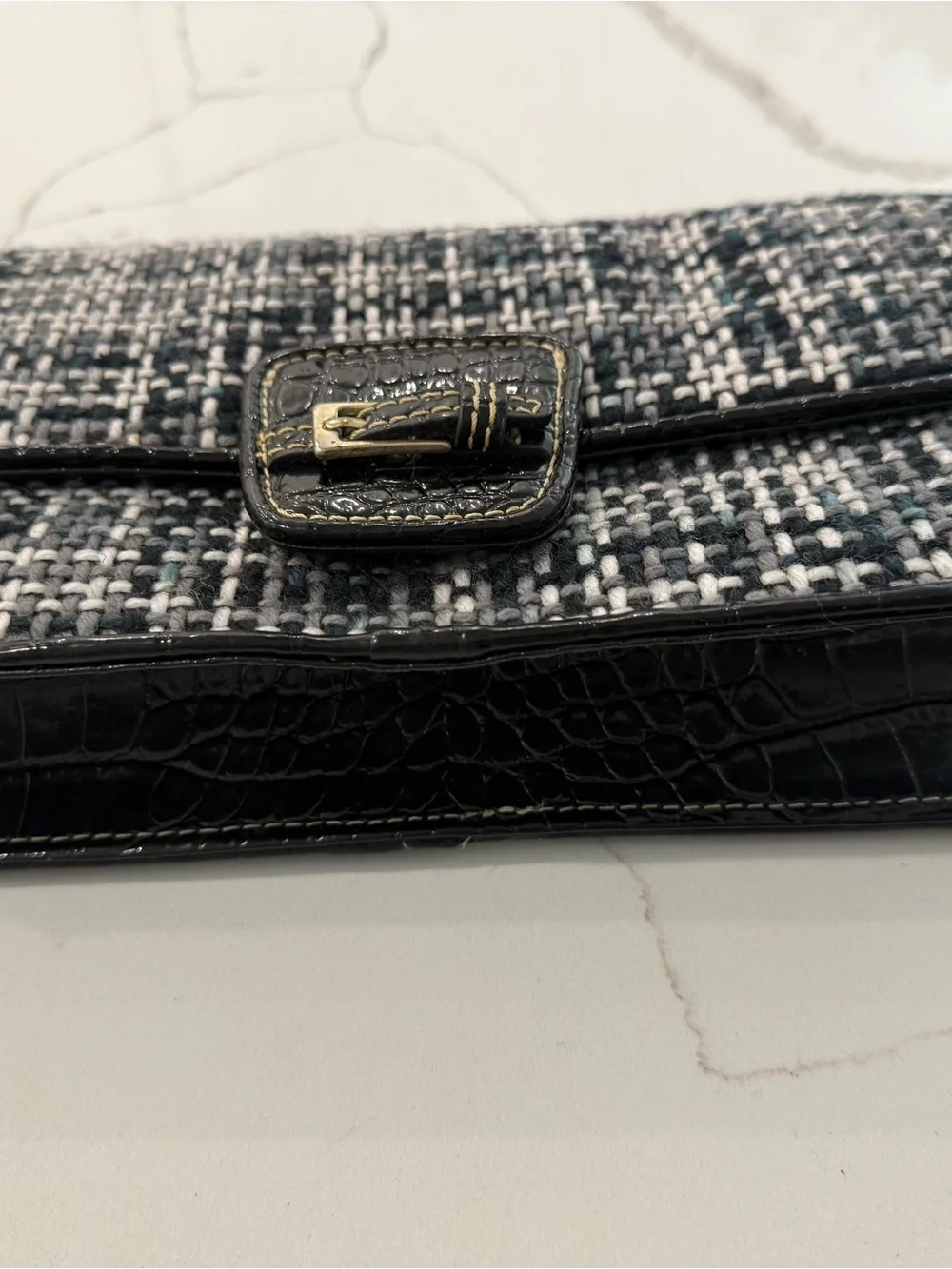 Liz Claiborne Black and White Tweed Shoulder Bag with Gold Chain